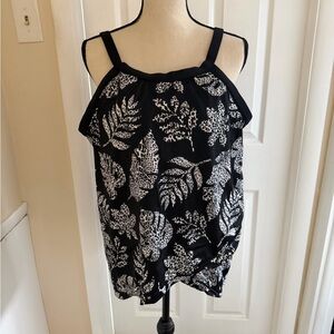 Black and White Leaf Print Women's Swimsuit Top